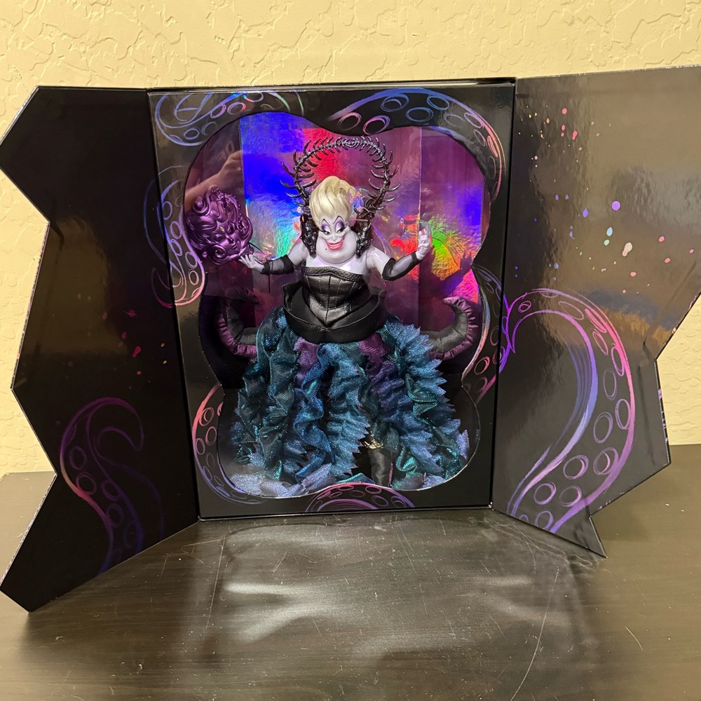 Disney Designer Collections Midnight Masquerade Ursula doll